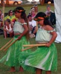 luaudancers.jpg